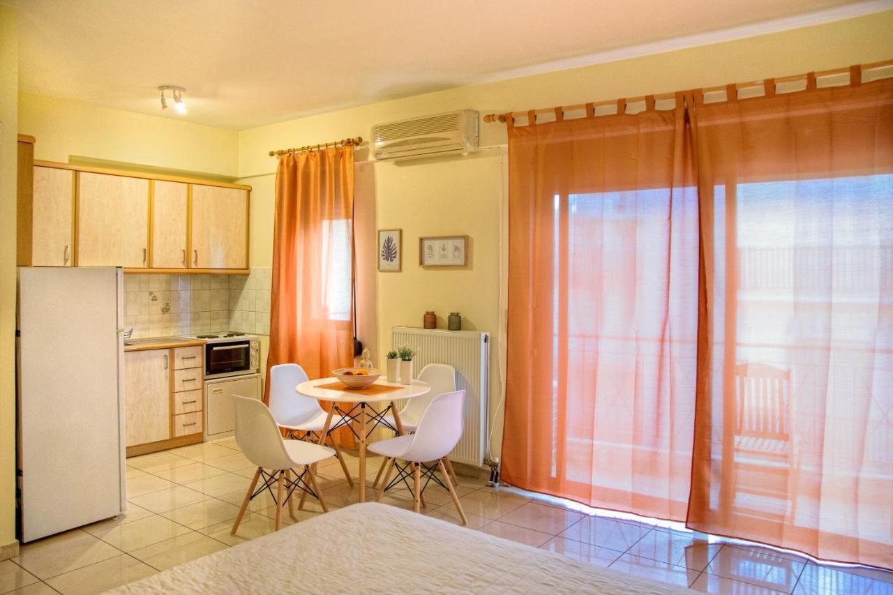 Sunny City Studio Apartment Kalamata Exterior photo